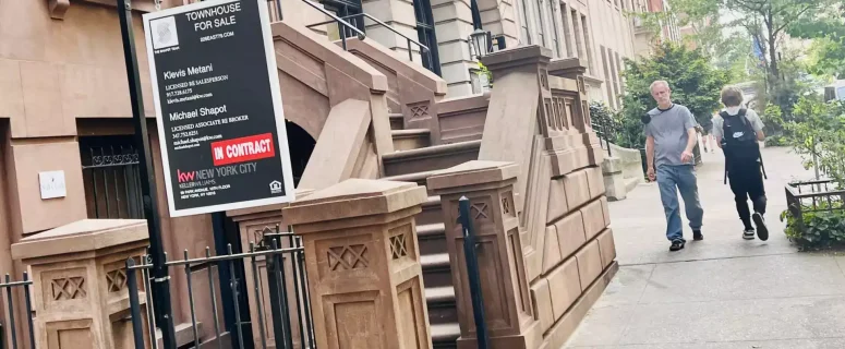 Refinance Frenzy Sparks Unease: How Low Rates Are Masking Economic Risks